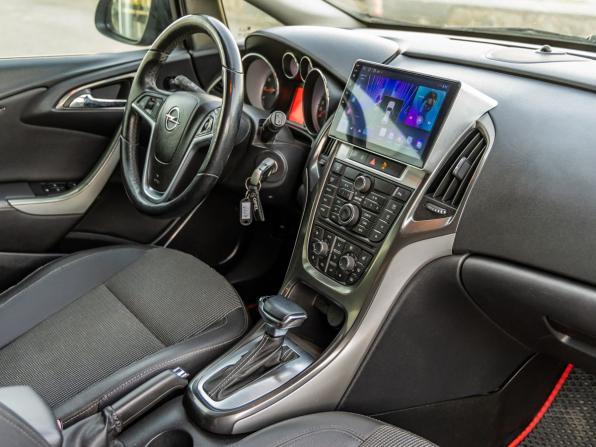 Opel Astra J с пробегом 2011 года, цена 618 000 рублей, 174981 км, хэтчбек, Автокод Объявления