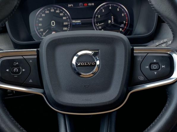 Volvo XC40 I с пробегом 2021 года, цена 3 399 000 рублей, 112282 км, внедорожник, Автокод Объявления