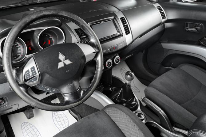 Mitsubishi Outlander II с пробегом 2008 года, цена 999 000 рублей, 273000 км, внедорожник, Автокод Объявления