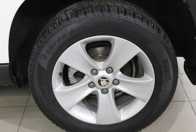 Skoda Yeti I Рестайлинг с пробегом 2013 года, цена 940 000 рублей, 112769 км, внедорожник, Автокод Объявления
