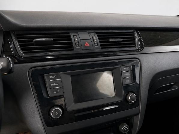 Skoda Rapid I с пробегом 2015 года, цена 679 000 рублей, 318693 км, лифтбек, Автокод Объявления