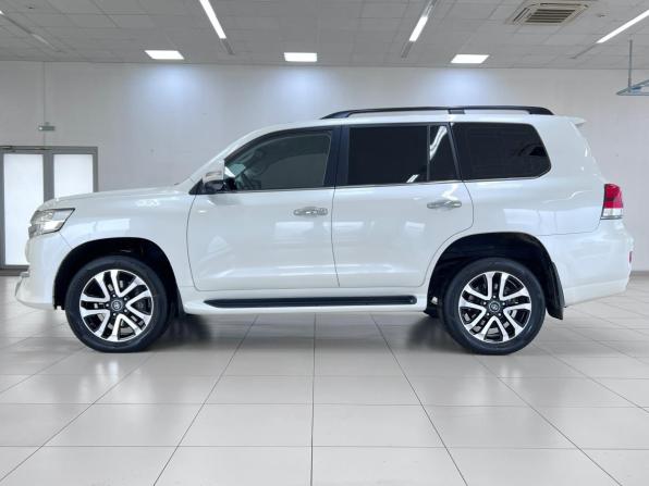 Toyota Land Cruiser 200 Series Рестайлинг 2 с пробегом 2017 года, цена 6 300 000 рублей, 196700 км, внедорожник, Автокод Объявления