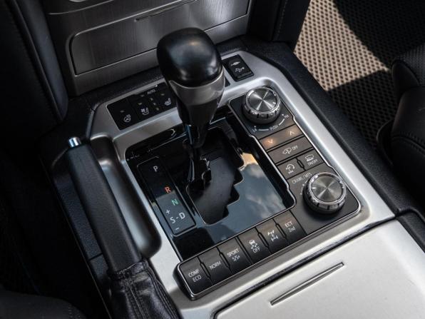Toyota Land Cruiser 200 Series Рестайлинг 2 с пробегом 2016 года, цена 6 000 000 рублей, 268467 км, внедорожник, Автокод Объявления