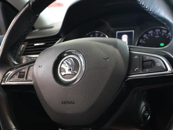 Skoda Octavia III (A7) с пробегом 2017 года, цена 1 383 000 рублей, 232237 км, лифтбек, Автокод Объявления