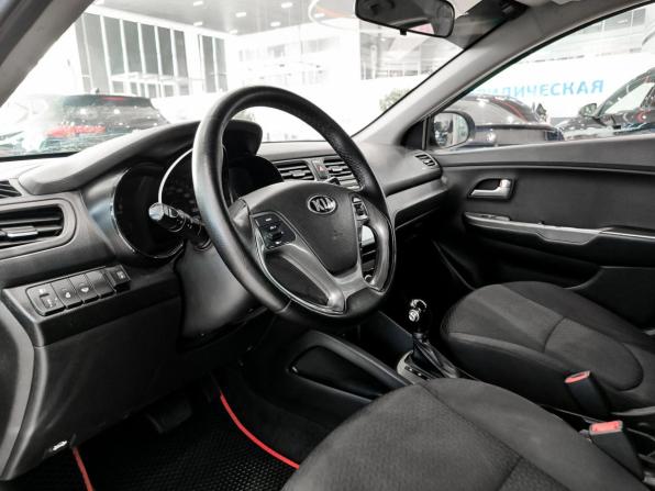 Kia Rio III Рестайлинг с пробегом 2017 года, цена 850 000 рублей, 233001 км, седан, Автокод Объявления