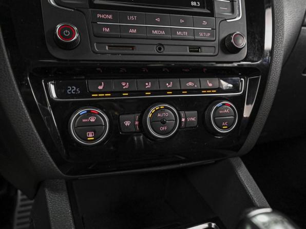 Volkswagen Jetta VI Рестайлинг с пробегом 2016 года, цена 1 455 000 рублей, 164171 км, седан, Автокод Объявления
