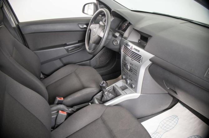 Opel Astra H Рестайлинг с пробегом 2010 года, цена 709 000 рублей, 110000 км, седан, Автокод Объявления