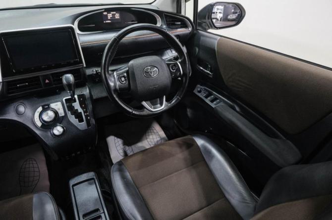 Toyota Sienta II Рестайлинг с пробегом 2020 года, цена 1 799 000 рублей, 60000 км, компактвэн, Автокод Объявления