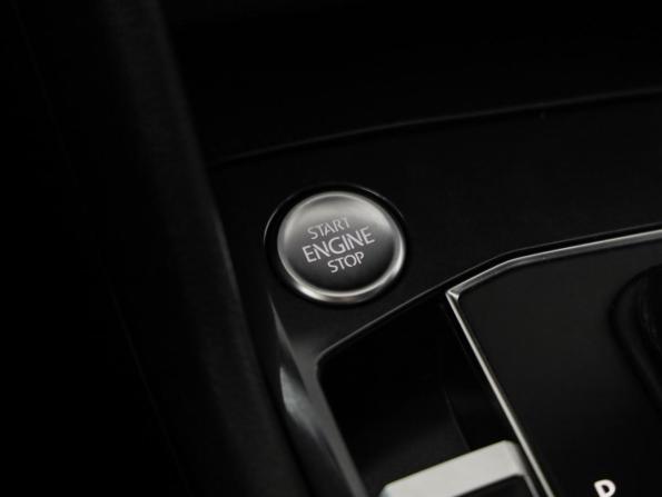 Volkswagen Tiguan II с пробегом 2018 года, цена 2 469 000 рублей, 147654 км, внедорожник, Автокод Объявления