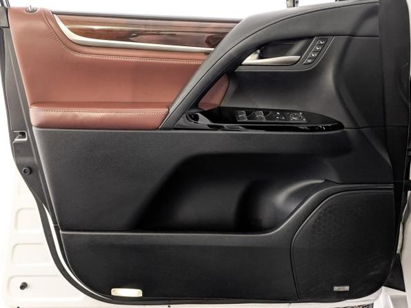 Lexus LX III Рестайлинг 2 с пробегом 2016 года, цена 8 450 000 рублей, 106604 км, внедорожник, Автокод Объявления