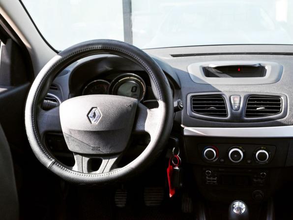 Renault Megane III Рестайлинг с пробегом 2013 года, цена 664 000 рублей, 208582 км, хэтчбек, Автокод Объявления