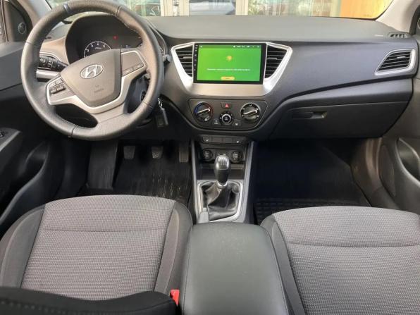 Hyundai Solaris II с пробегом 2017 года, цена 995 000 рублей, 152247 км, седан, Автокод Объявления