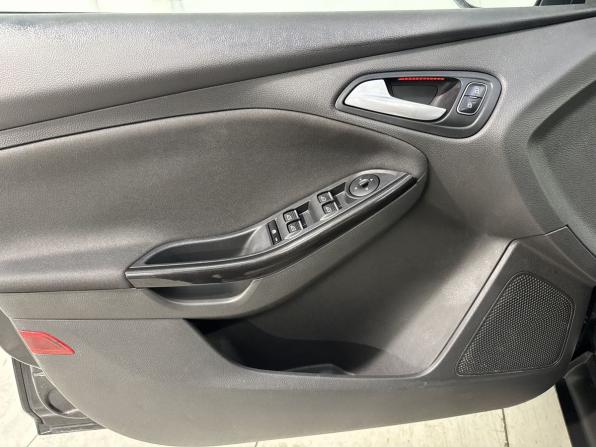 Ford Focus III Рестайлинг с пробегом 2017 года, цена 1 299 800 рублей, 94000 км, седан, Автокод Объявления