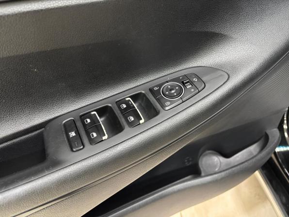 Hyundai Grandeur VI с пробегом 2017 года, цена 1 670 000 рублей, 166063 км, седан, Автокод Объявления