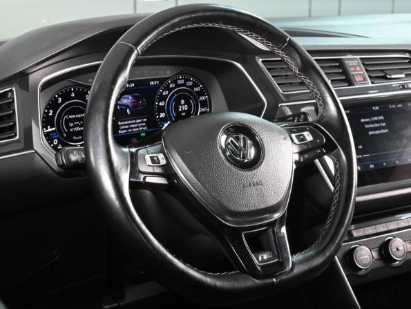 Volkswagen Tiguan II с пробегом 2018 года, цена 2 619 000 рублей, 109186 км, внедорожник, Автокод Объявления