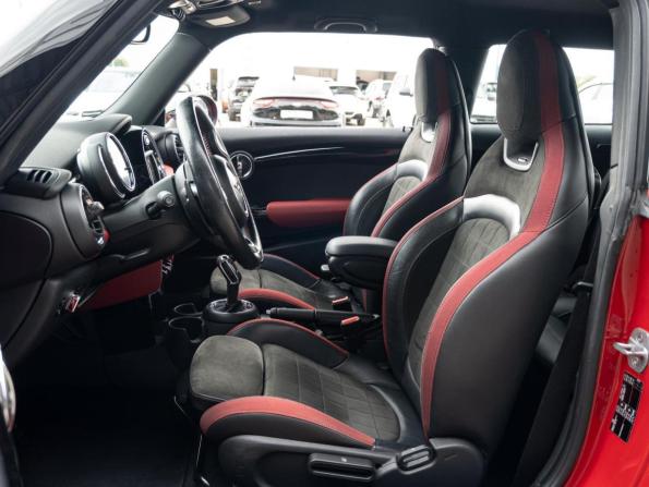 Mini Hatch III (F55/F56) Рестайлинг с пробегом 2019 года, цена 3 350 000 рублей, 50793 км, хэтчбек, Автокод Объявления