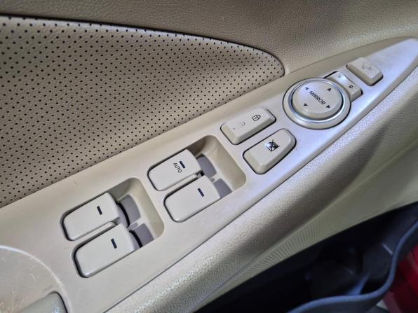 Hyundai Sonata VI (YF) с пробегом 2010 года, цена 1 355 000 рублей, 179000 км, седан, Автокод Объявления
