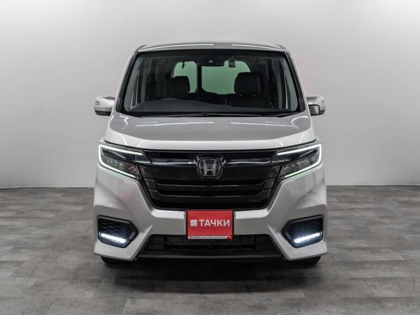 Honda Stepwgn V Рестайлинг с пробегом 2018 года, цена 2 150 000 рублей, 101747 км, минивэн, Автокод Объявления