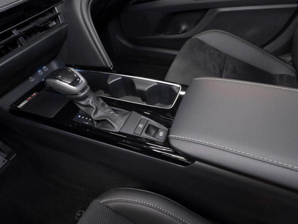 Toyota Camry IX (XV80) China Market с пробегом 2025 года, цена 4 130 000 рублей, 50 км, седан, Автокод Объявления