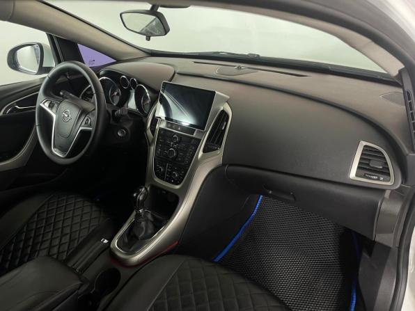 Opel Astra J с пробегом 2011 года, цена 569 000 рублей, 207962 км, хэтчбек, Автокод Объявления
