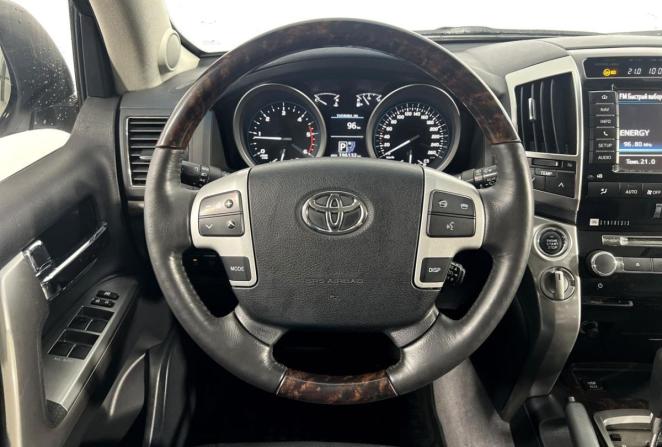 Toyota Land Cruiser 200 Series Рестайлинг 1 с пробегом 2014 года, цена 3 950 000 рублей, 196132 км, внедорожник, Автокод Объявления