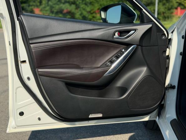 Mazda 6 III (GJ) Рестайлинг с пробегом 2015 года, цена 1 550 000 рублей, 188500 км, седан, Автокод Объявления
