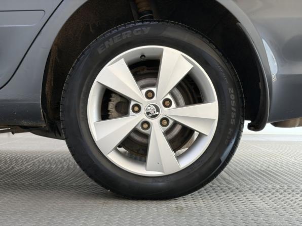 Skoda Octavia II (A5) Рестайлинг с пробегом 2011 года, цена 649 000 рублей, 216513 км, лифтбек, Автокод Объявления