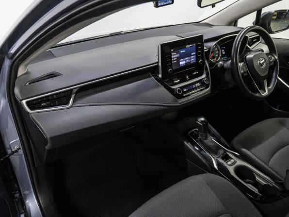 Toyota Corolla XI (E160 E170 E180) Рестайлинг 1 с пробегом 2019 года, цена 1 689 000 рублей, 45546 км, седан, Автокод Объявления