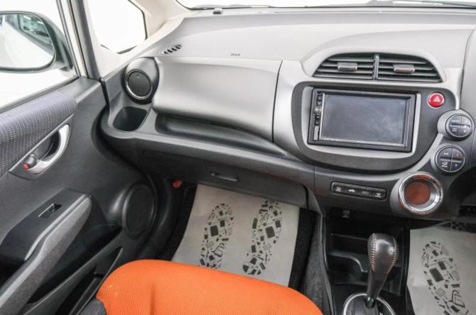 Honda Fit II с пробегом 2011 года, цена 999 000 рублей, 105000 км, хэтчбек, Автокод Объявления