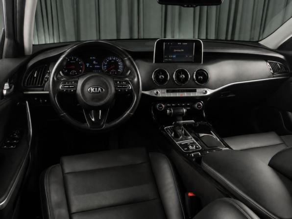 Kia Stinger I с пробегом 2018 года, цена 1 899 000 рублей, 157707 км, лифтбек, Автокод Объявления