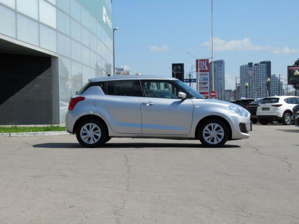Suzuki Swift V с пробегом 2021 года, цена 1 320 000 рублей, 25532 км, хэтчбек, Автокод Объявления