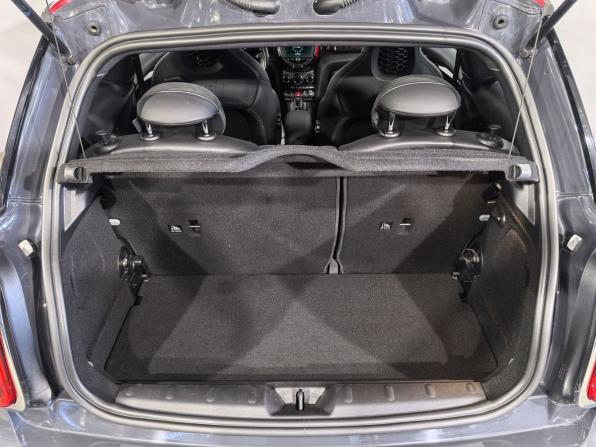 Mini Hatch III (F55/F56) Рестайлинг с пробегом 2020 года, цена 3 177 700 рублей, 68241 км, хэтчбек, Автокод Объявления