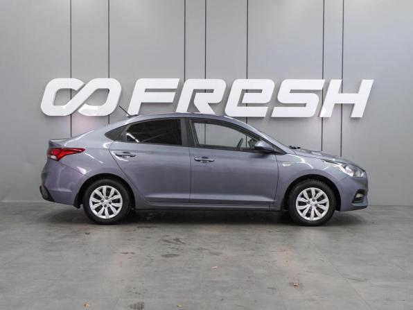 Hyundai Solaris II с пробегом 2018 года, цена 1 249 000 рублей, 137277 км, седан, Автокод Объявления