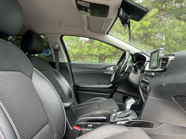 Kia Ceed III с пробегом 2019 года, цена 1 320 000 рублей, 209530 км, универсал, Автокод Объявления