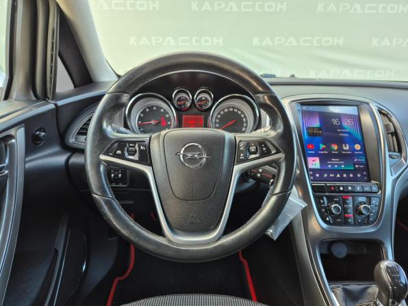 Opel Astra J с пробегом 2011 года, цена 740 000 рублей, 140793 км, хэтчбек, Автокод Объявления