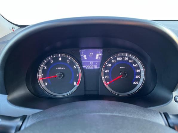 Hyundai Solaris I с пробегом 2012 года, цена 550 000 рублей, 290000 км, седан, Автокод Объявления
