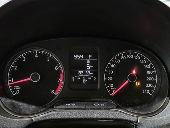 Volkswagen Polo V Рестайлинг с пробегом 2017 года, цена 1 020 000 рублей, 132136 км, седан, Автокод Объявления