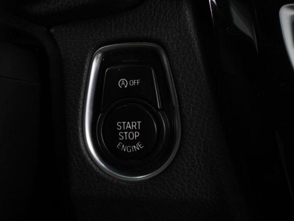 BMW 3 серии VI (F3x) Рестайлинг с пробегом 2015 года, цена 2 544 000 рублей, 64971 км, седан, Автокод Объявления