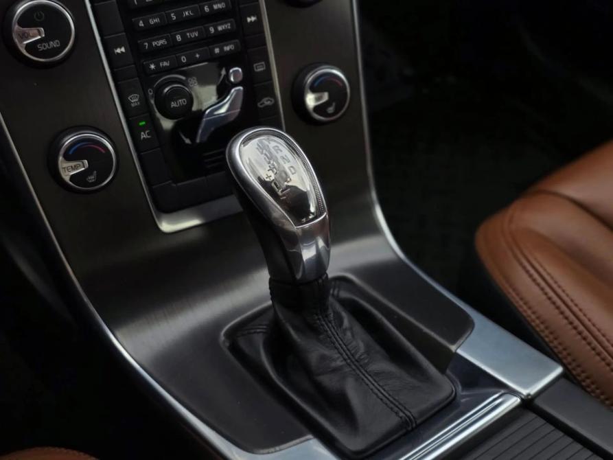Volvo S60 II Санкт-Петербург  - изображение 19