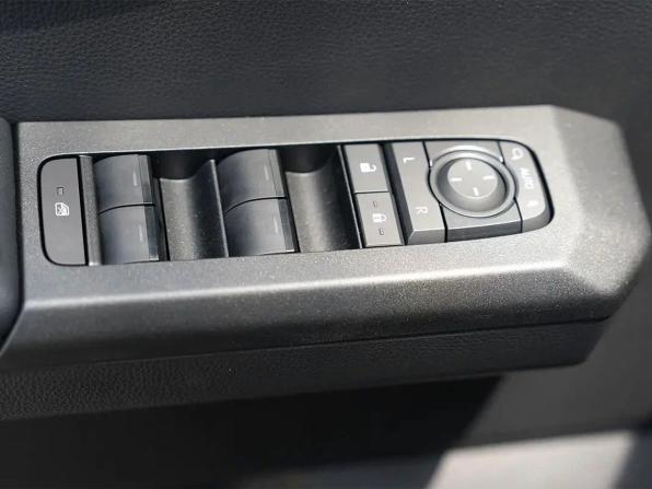 Новый Toyota Hilux IX 2026 года, цена 9 490 000 рублей, offers.body_type.unknown, Автокод Объявления