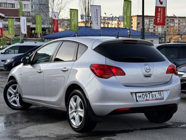 Opel Astra J с пробегом 2011 года, цена 649 000 рублей, 175278 км, хэтчбек, Автокод Объявления
