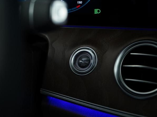 Mercedes-Benz E-Класс V (W213 S213 C238) Рестайлинг с пробегом 2022 года, цена 4 299 077 рублей, 33248 км, седан, Автокод Объявления