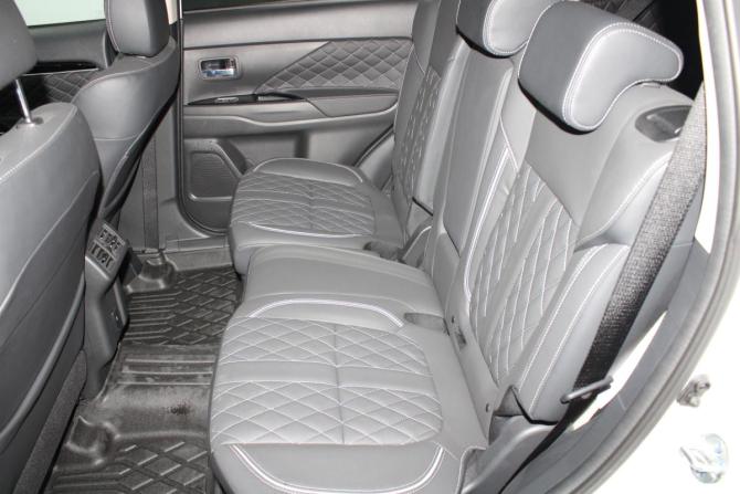 Mitsubishi Outlander III Рестайлинг 3 с пробегом 2022 года, цена 3 700 000 рублей, 305 км, внедорожник, Автокод Объявления