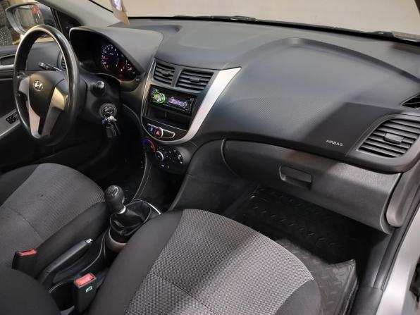 Hyundai Solaris I с пробегом 2014 года, цена 720 000 рублей, 153848 км, хэтчбек, Автокод Объявления