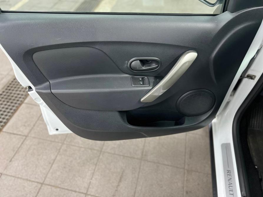 Renault Sandero II Рестайлинг Санкт-Петербург  - изображение 14