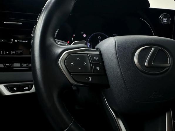 Lexus RX V с пробегом 2023 года, цена 10 100 000 рублей, 46164 км, внедорожник, Автокод Объявления