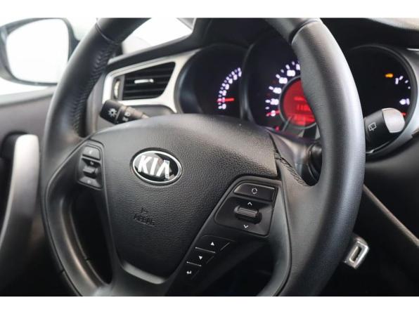 Kia Ceed II Рестайлинг с пробегом 2015 года, цена 1 249 000 рублей, 83182 км, хэтчбек, Автокод Объявления