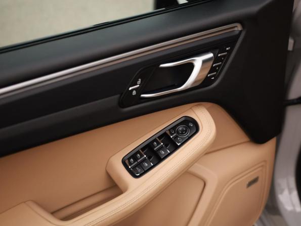 Porsche Macan I Рестайлинг с пробегом 2021 года, цена 5 989 000 рублей, 42363 км, внедорожник, Автокод Объявления