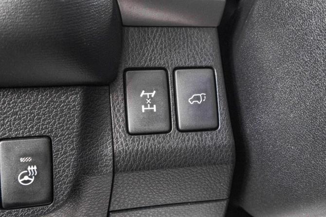 Toyota RAV4 IV (XA40) Рестайлинг с пробегом 2017 года, цена 2 699 000 рублей, 220000 км, внедорожник, Автокод Объявления