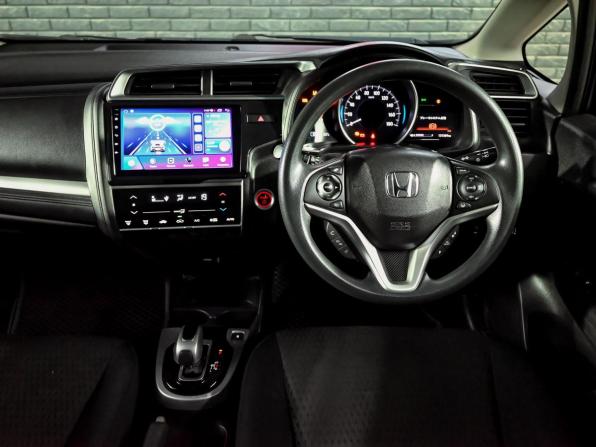 Honda Fit III Рестайлинг с пробегом 2018 года, цена 1 340 000 рублей, 131368 км, хэтчбек, Автокод Объявления